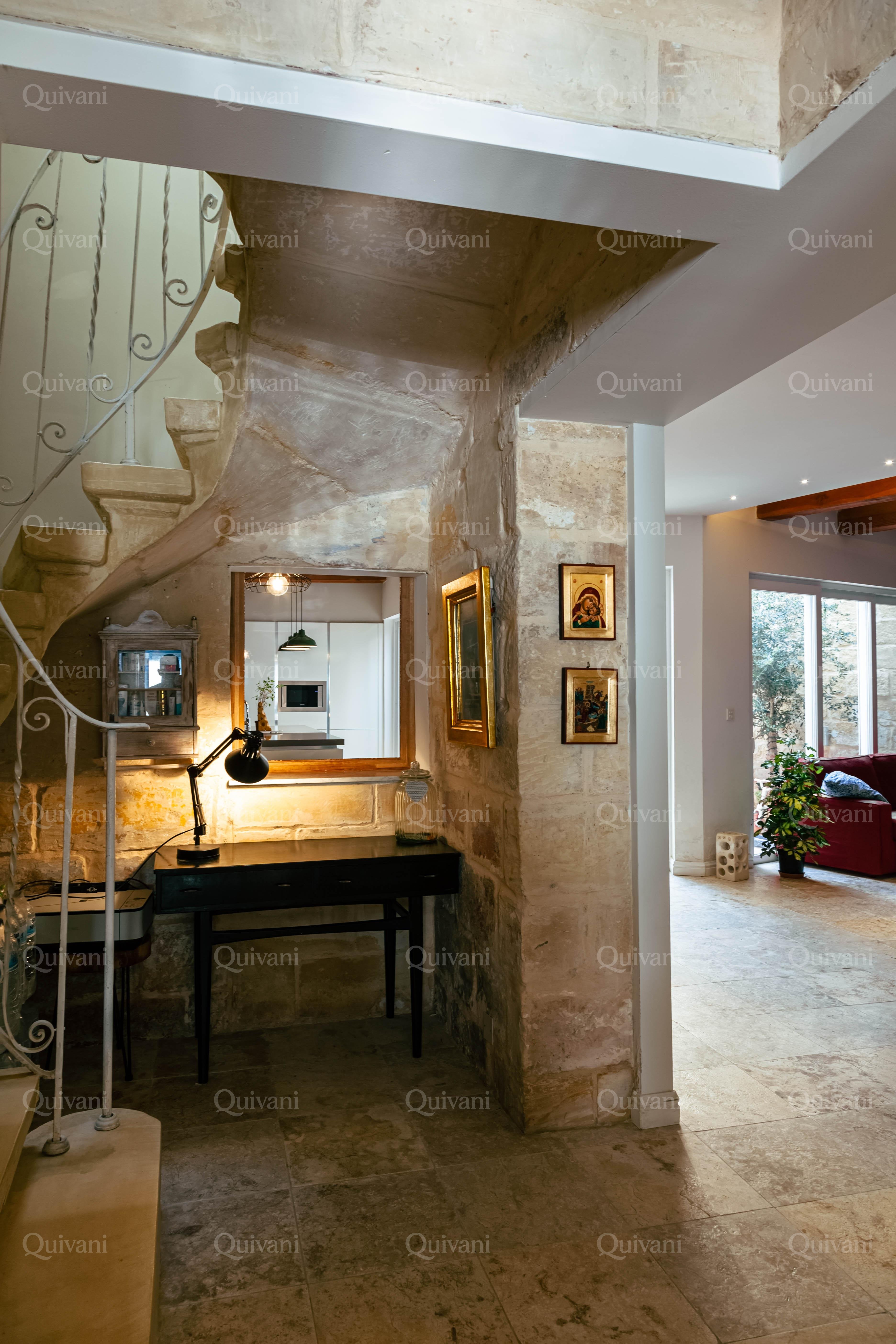 Lija, Furnished Town House