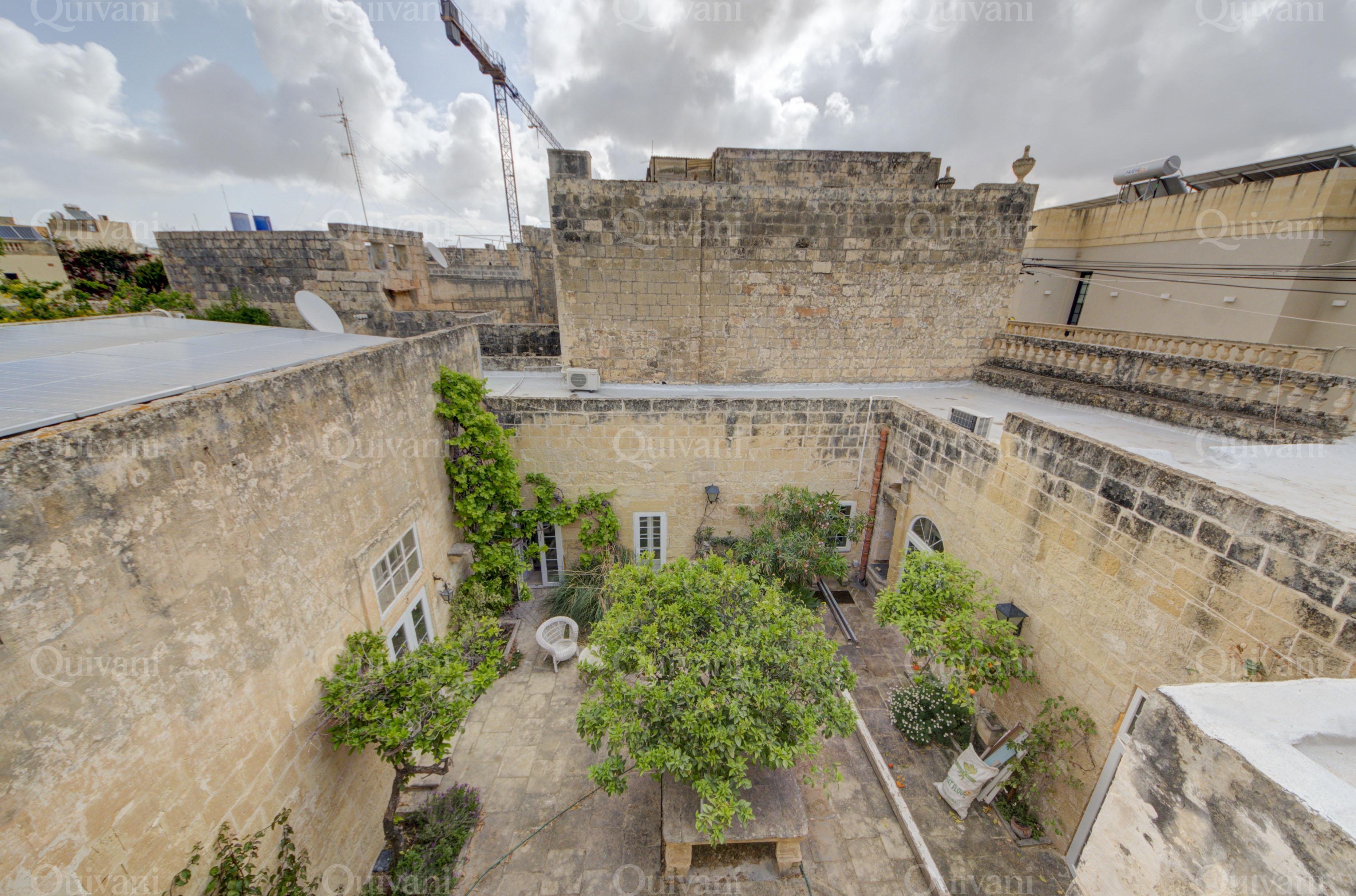 Lija, Furnished House of Character