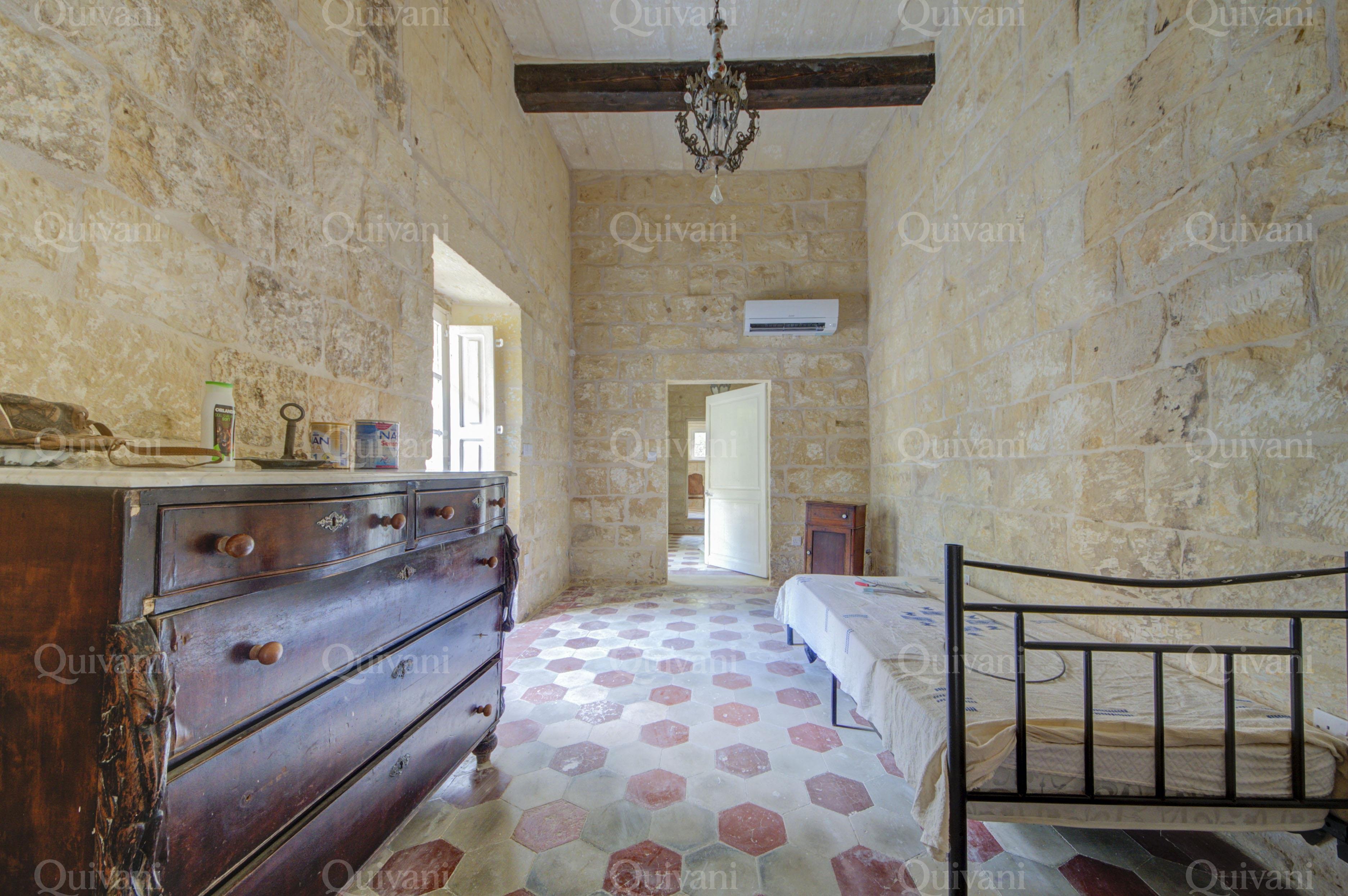 Lija, Furnished House of Character