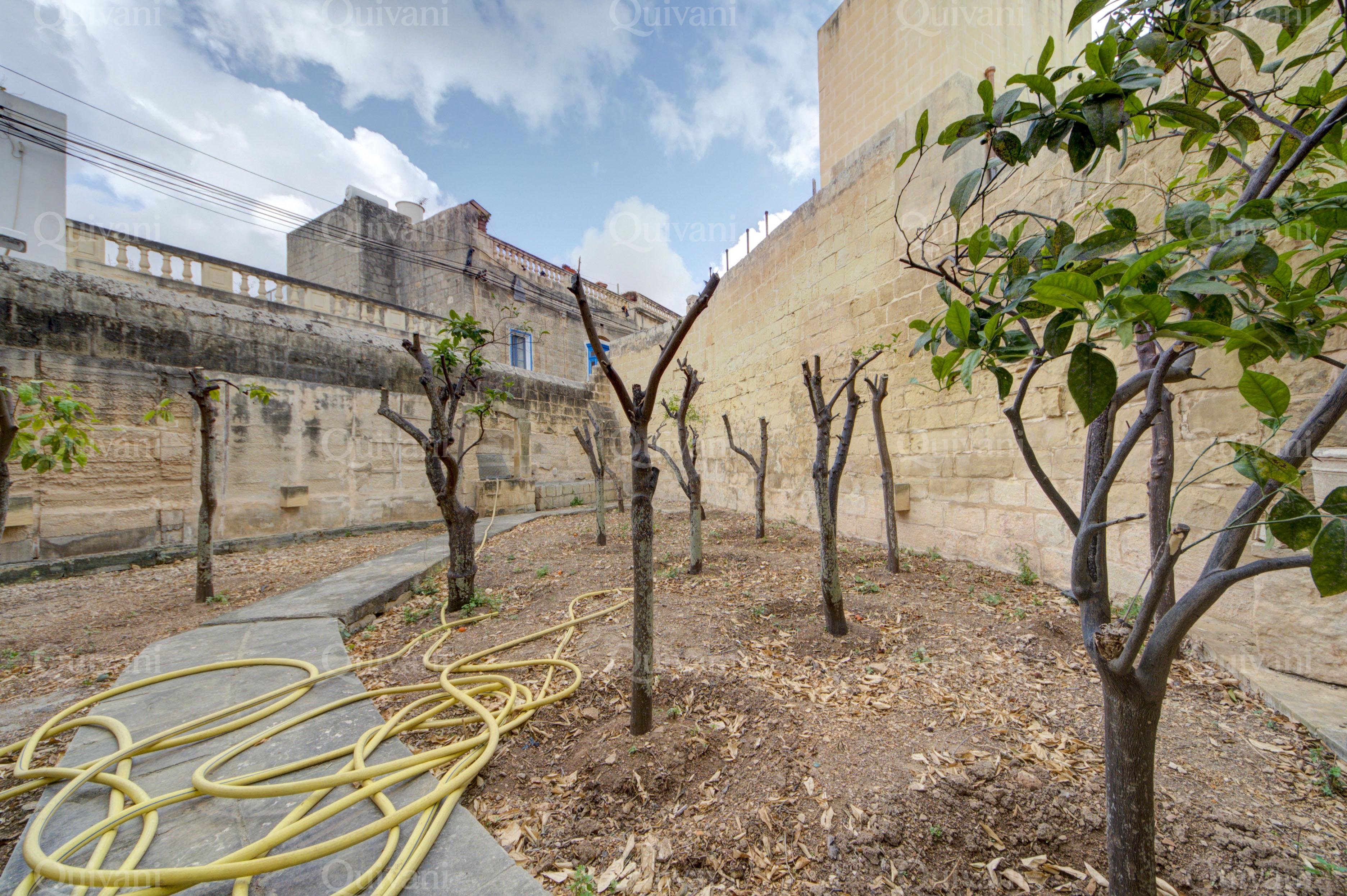 Lija, Furnished House of Character