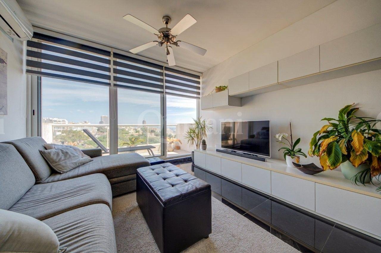 St Julians, Penthouse