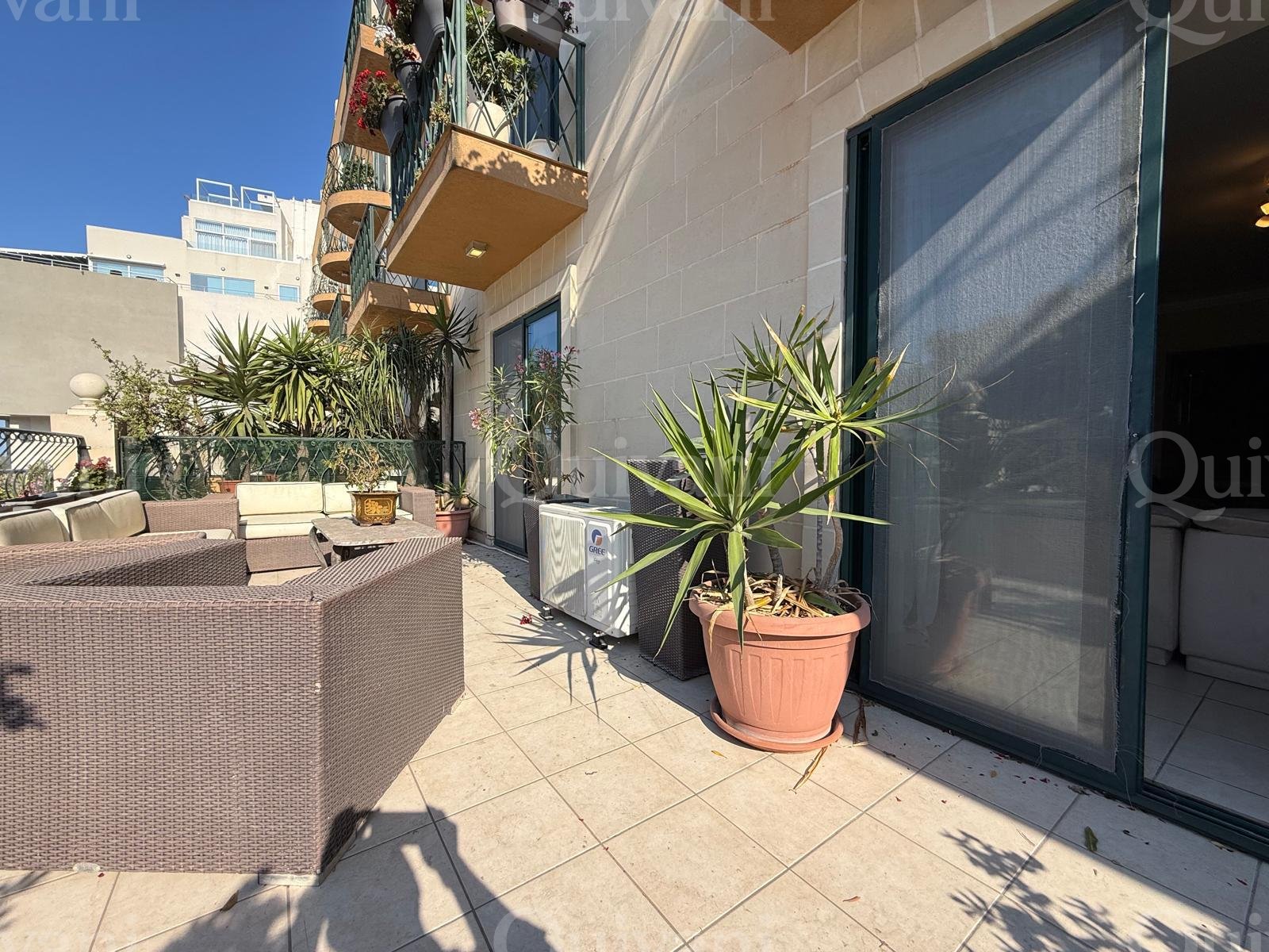 Spacious, Central 3 bedroom apartment in Ibragg/Swieqi