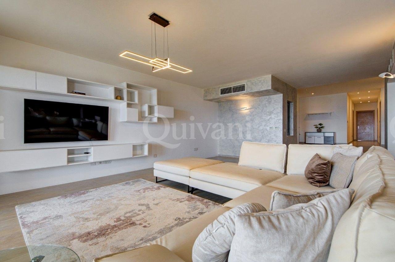 Apartment in Portomaso overlooking Laguna