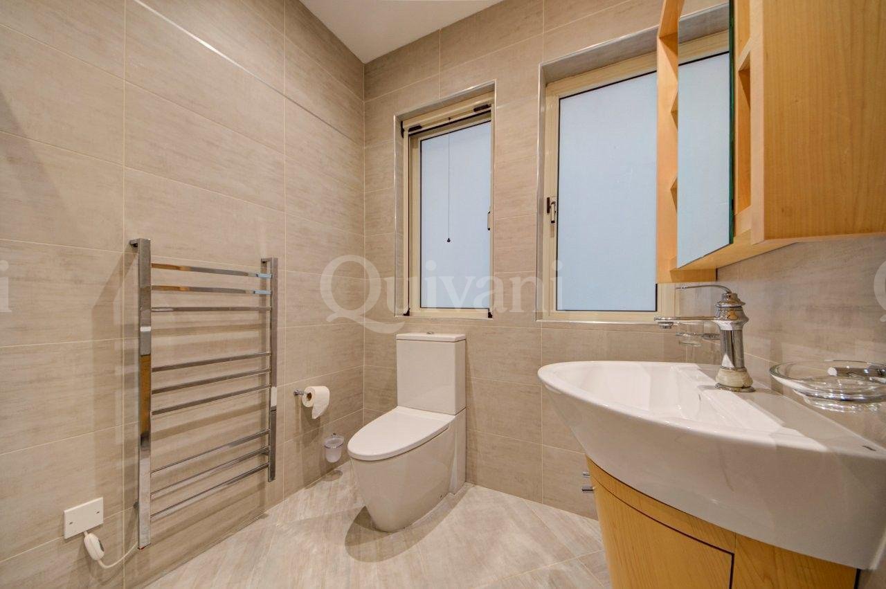Apartment in Portomaso overlooking Laguna