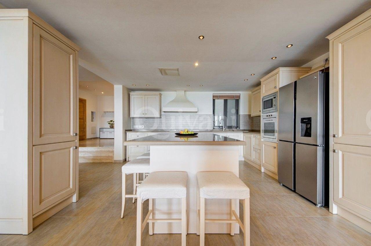 Apartment in Portomaso overlooking Laguna