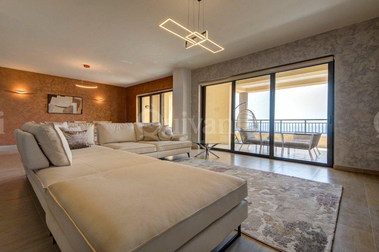 Apartment in Portomaso overlooking Laguna
