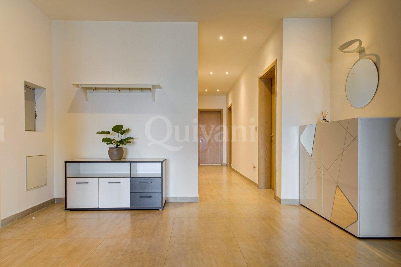 Apartment in Portomaso overlooking Laguna