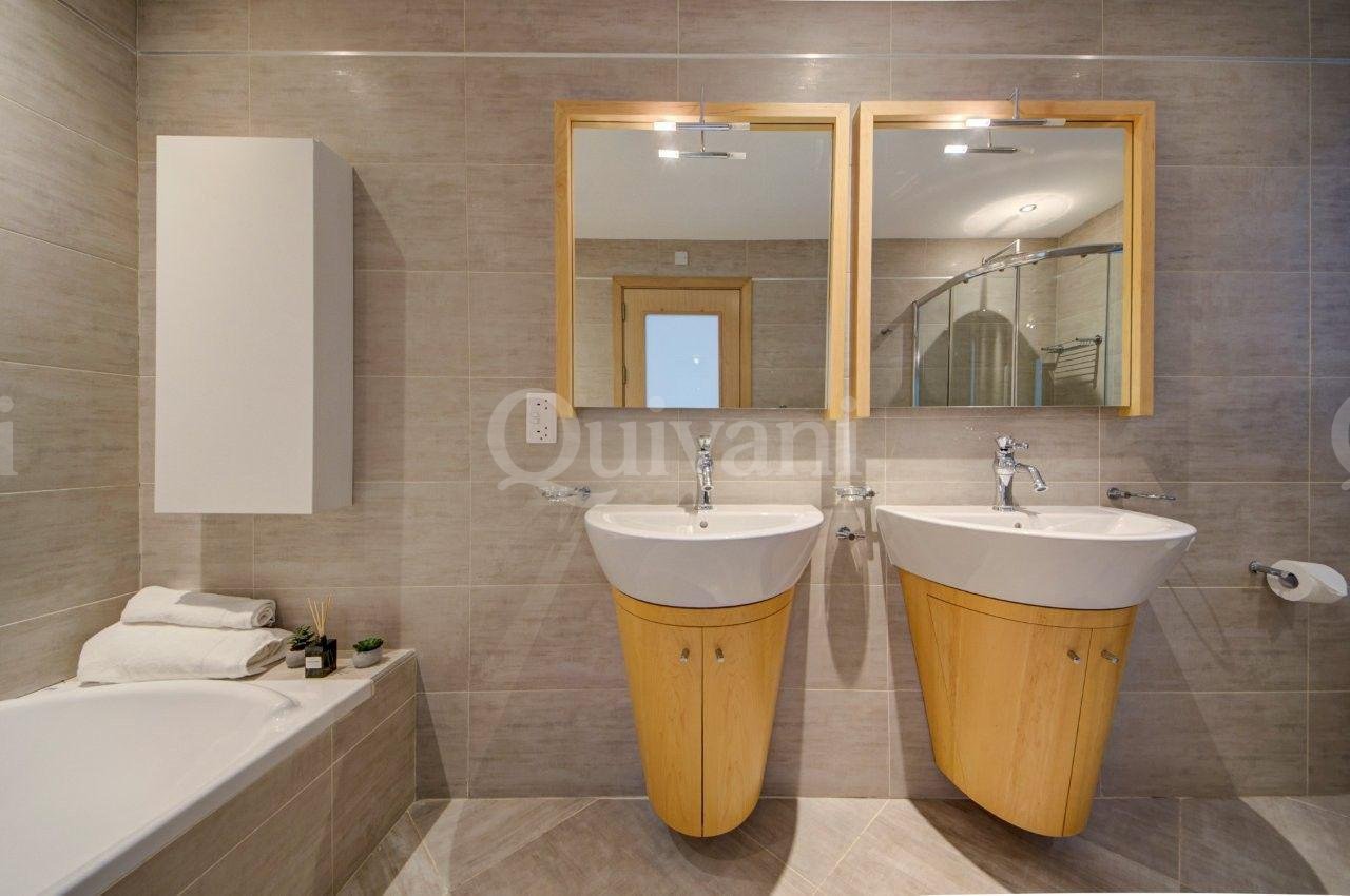 Apartment in Portomaso overlooking Laguna