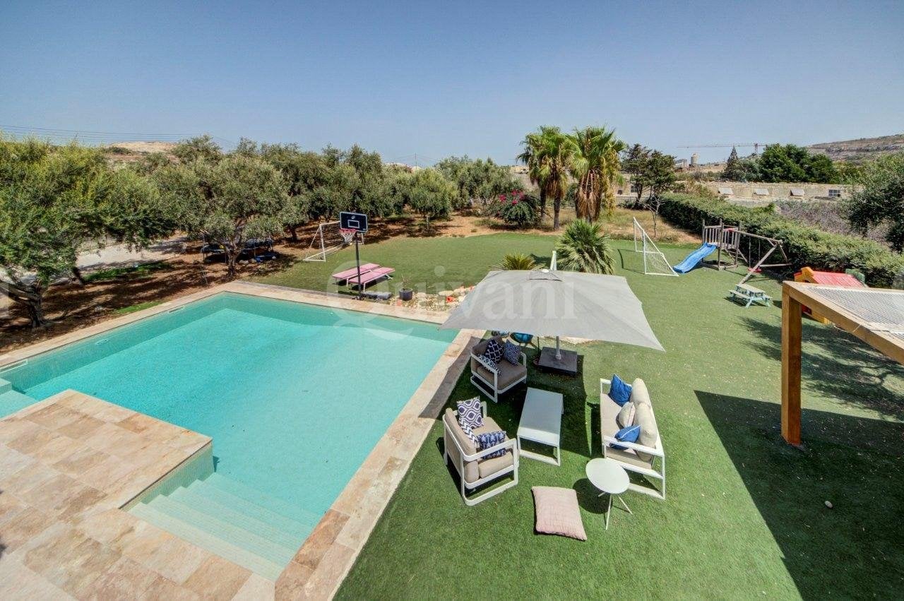 Exceptional Countryside Residence in Naxxar