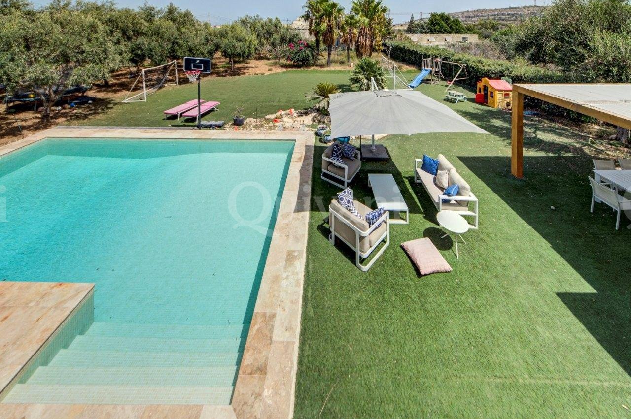 Exceptional Countryside Residence in Naxxar