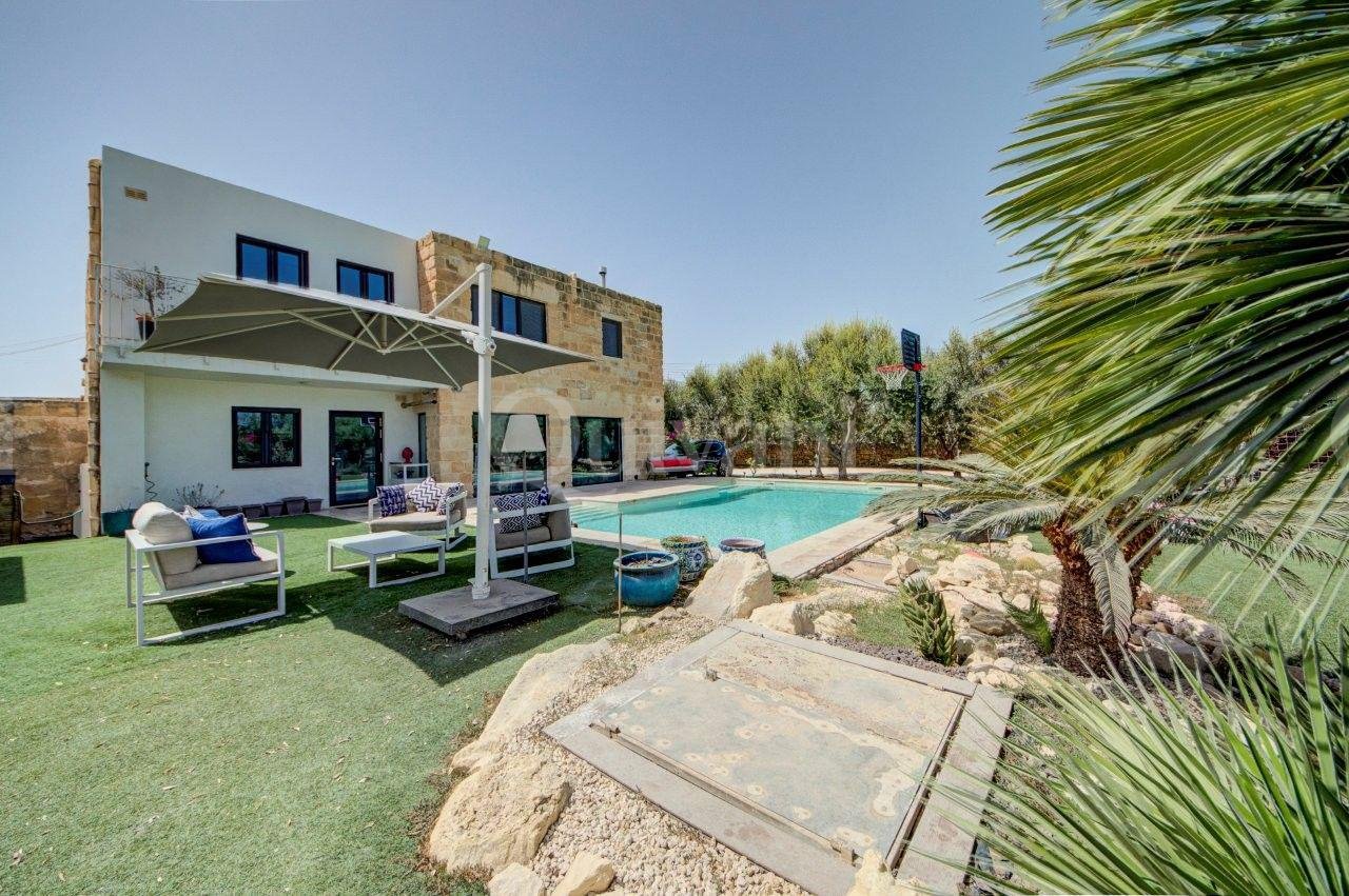 Exceptional Countryside Residence in Naxxar