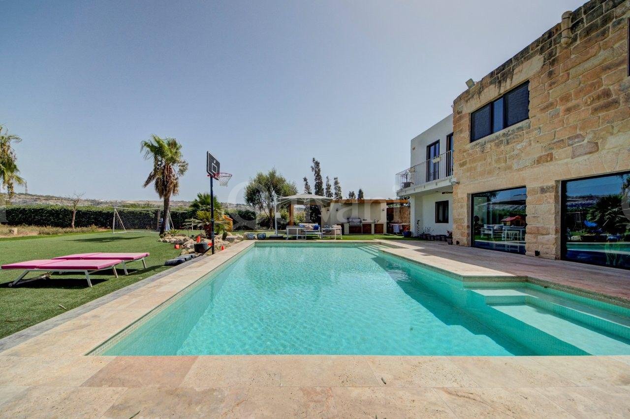 Exceptional Countryside Residence in Naxxar