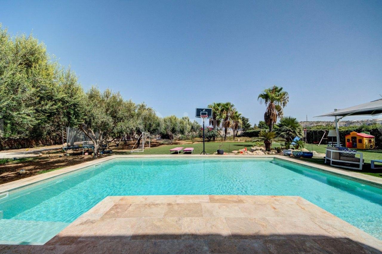 Exceptional Countryside Residence in Naxxar