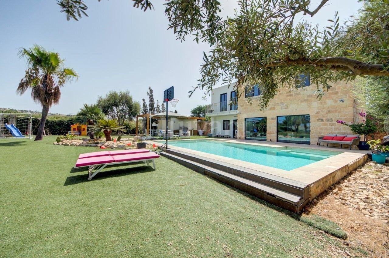 Exceptional Countryside Residence in Naxxar