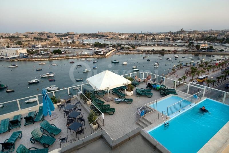 Gzira, Furnished Apartment 2 bed
