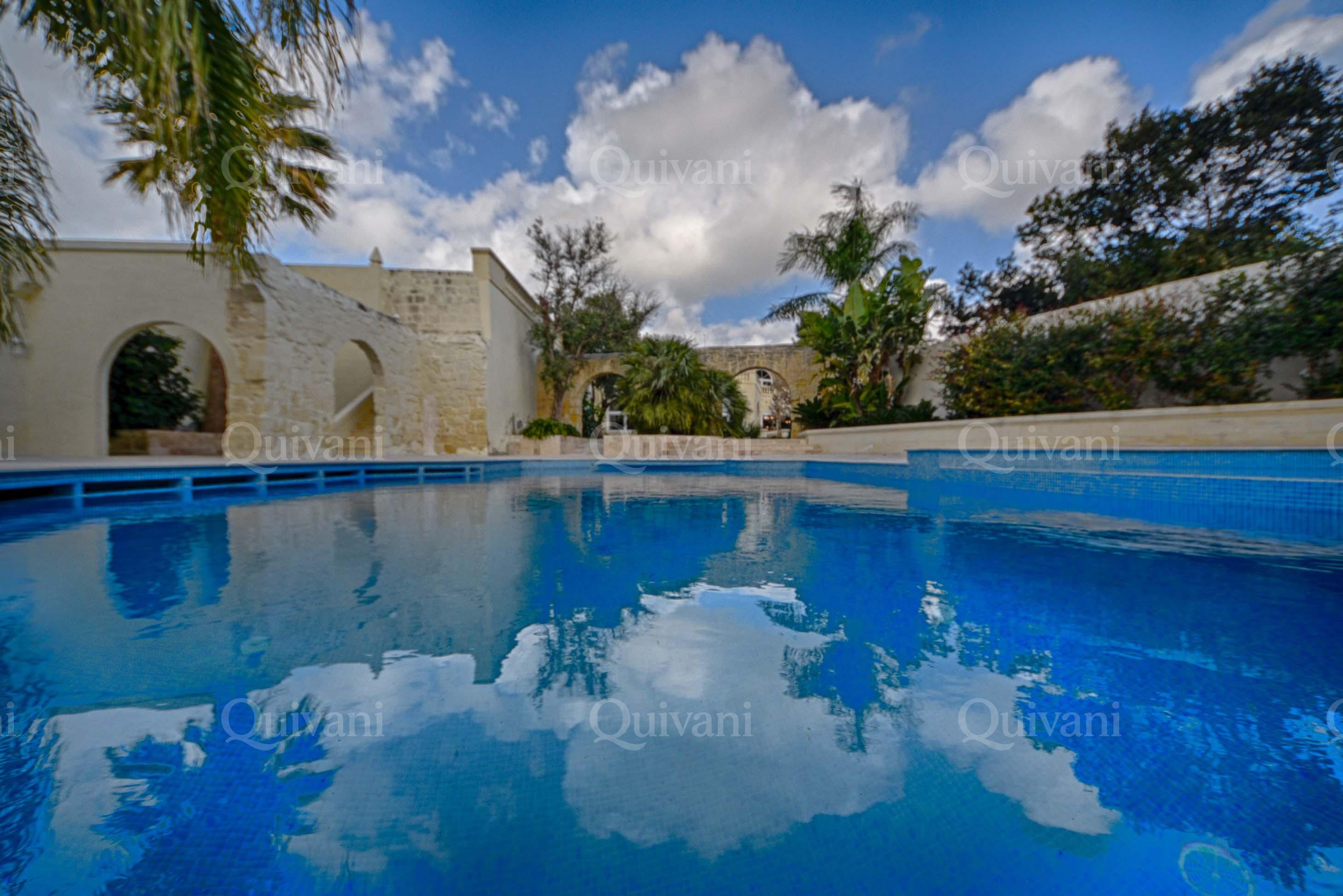 Lija, Converted Palazzo