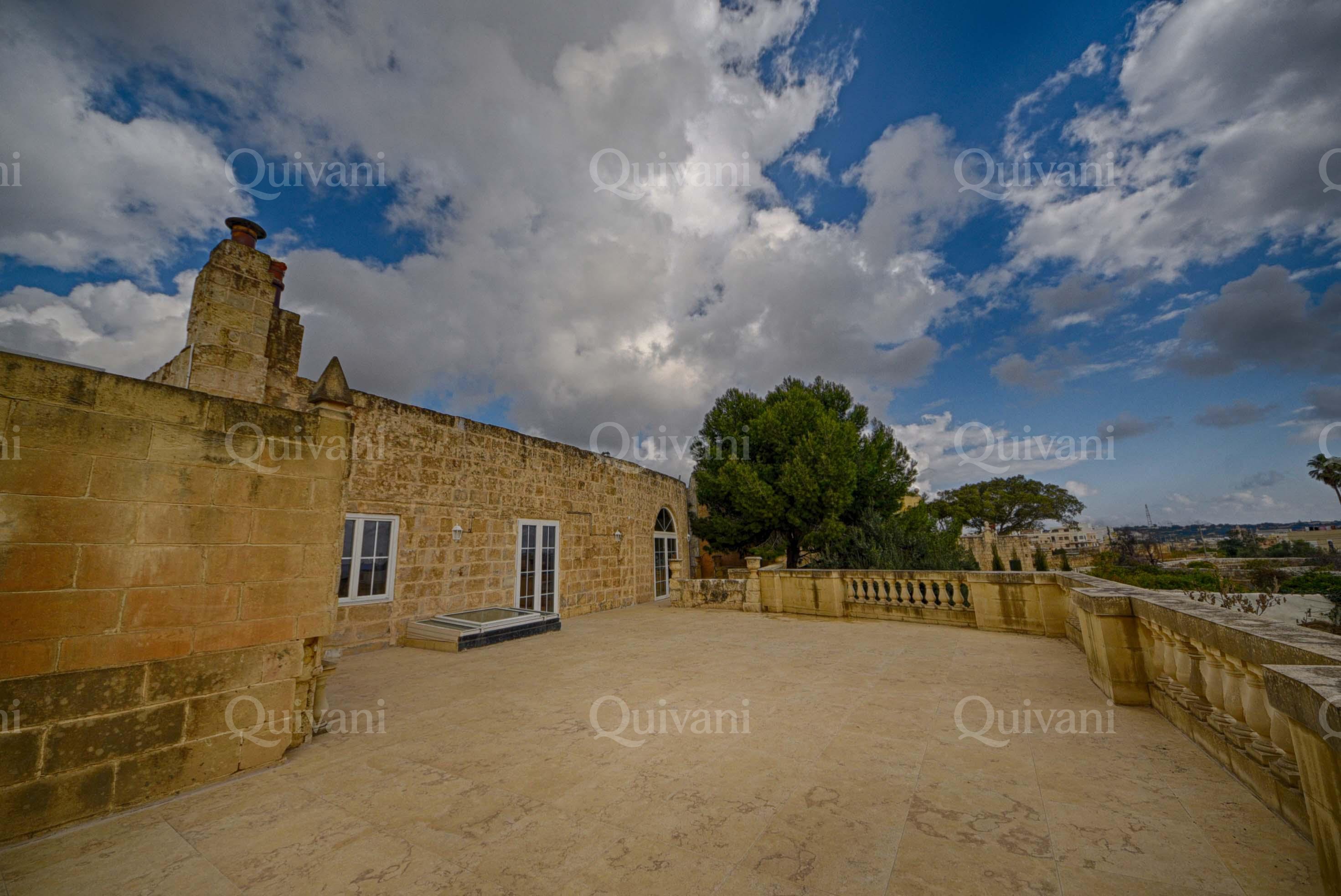 Lija, Converted Palazzo