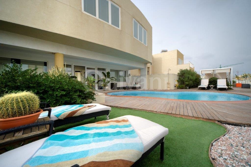 St Julians, Furnished Penthouse