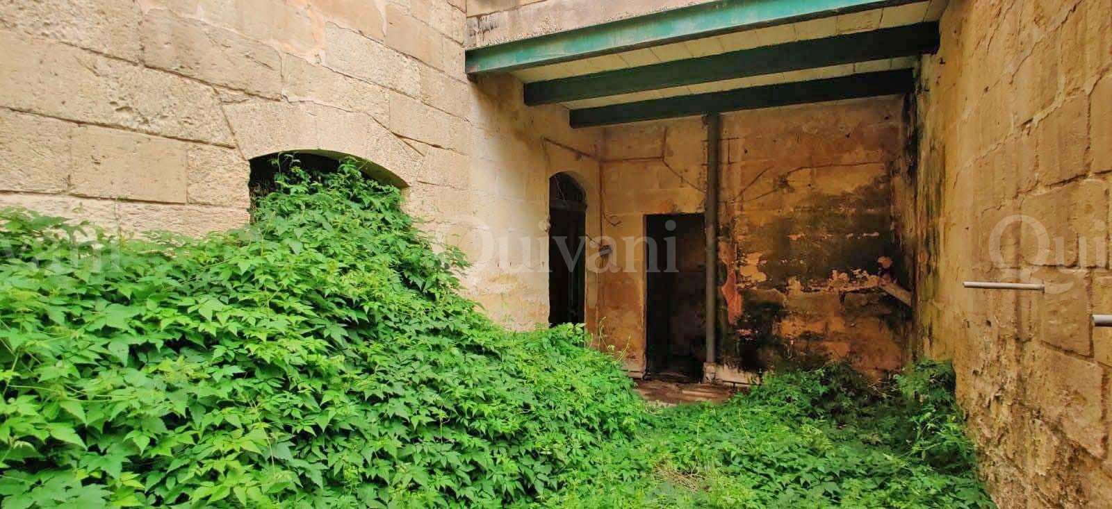 Sliema, Unconverted Town House