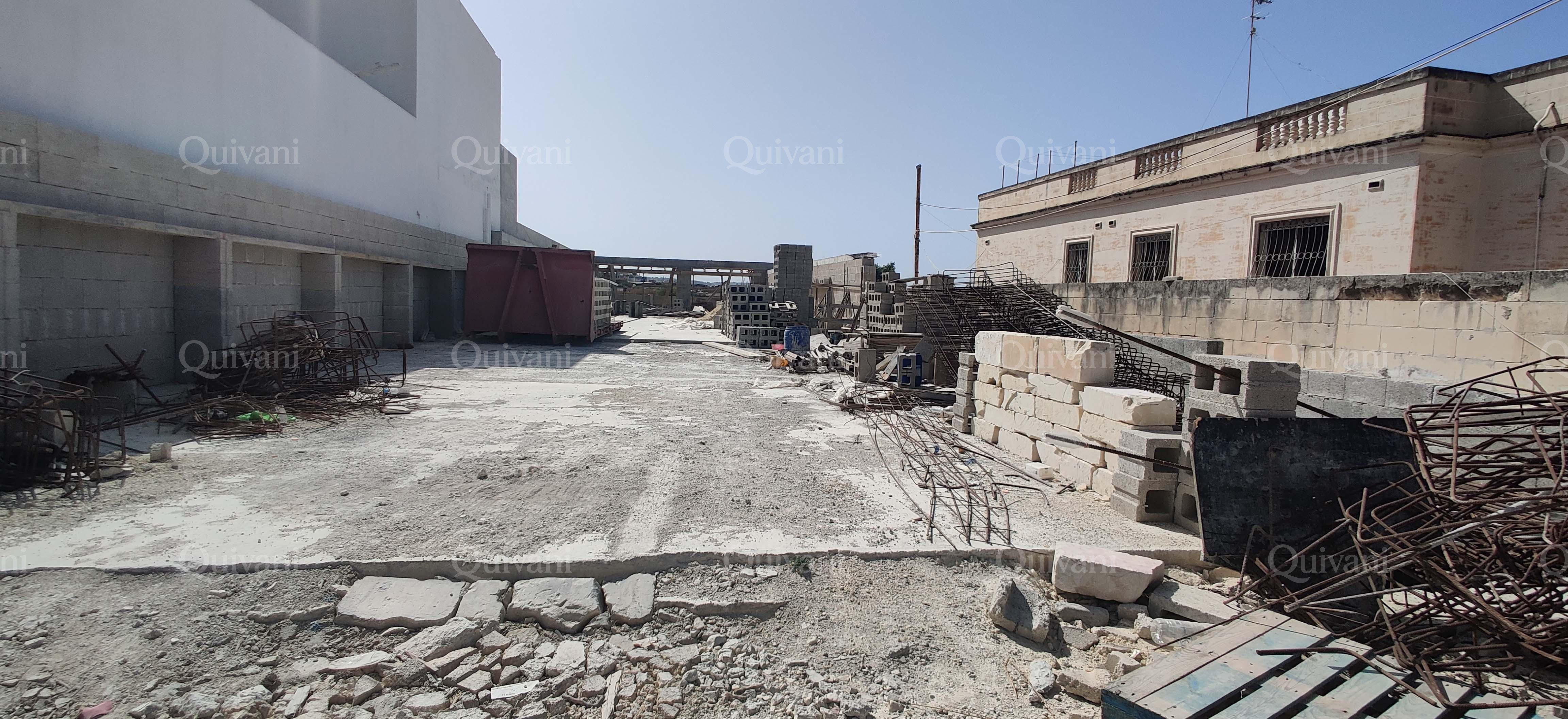 Zebbug, Shell Warehouse