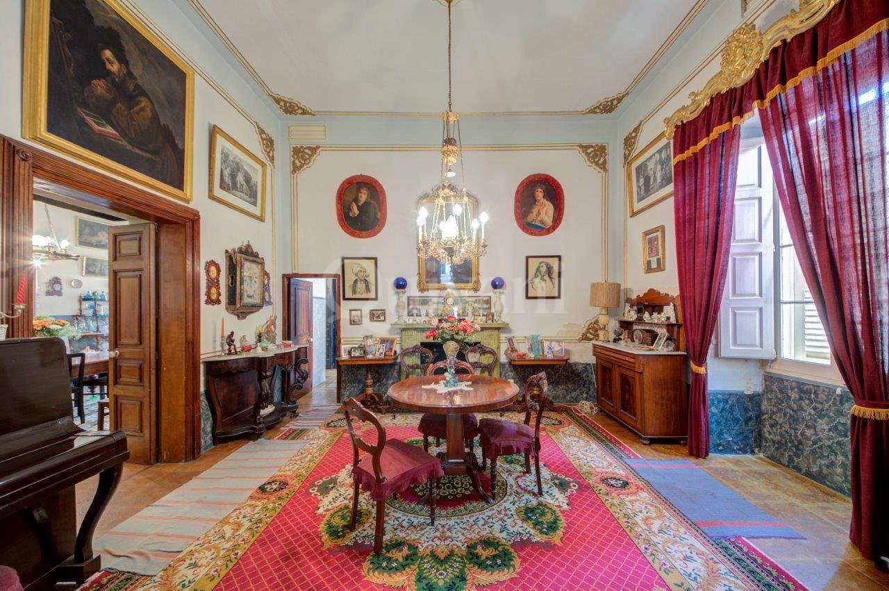Lija, Converted Palazzo