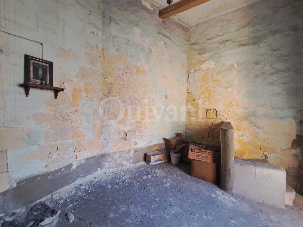Birkirkara, Needs Refurbishment General Shop