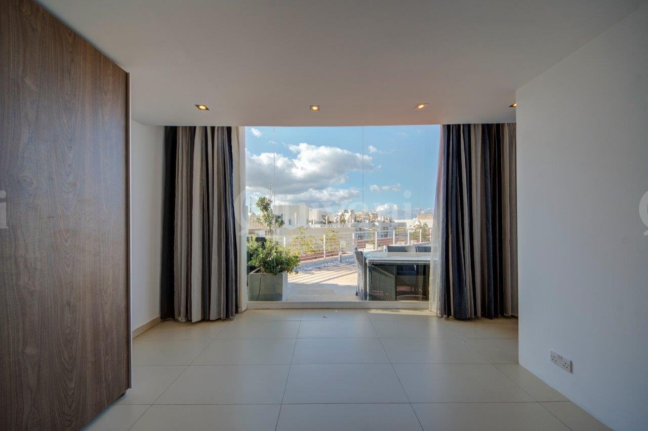 Sliema, Furnished Penthouse