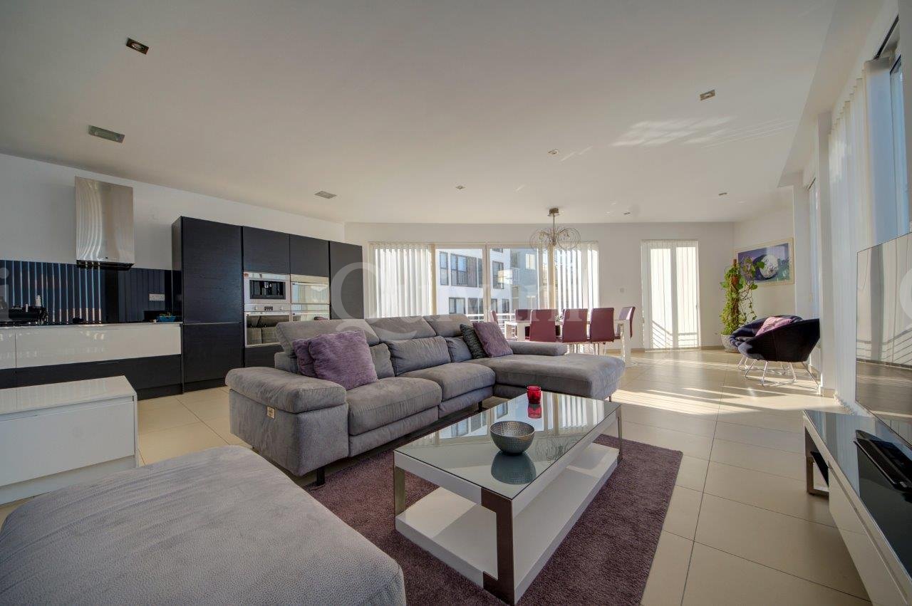 Sliema, Furnished Penthouse