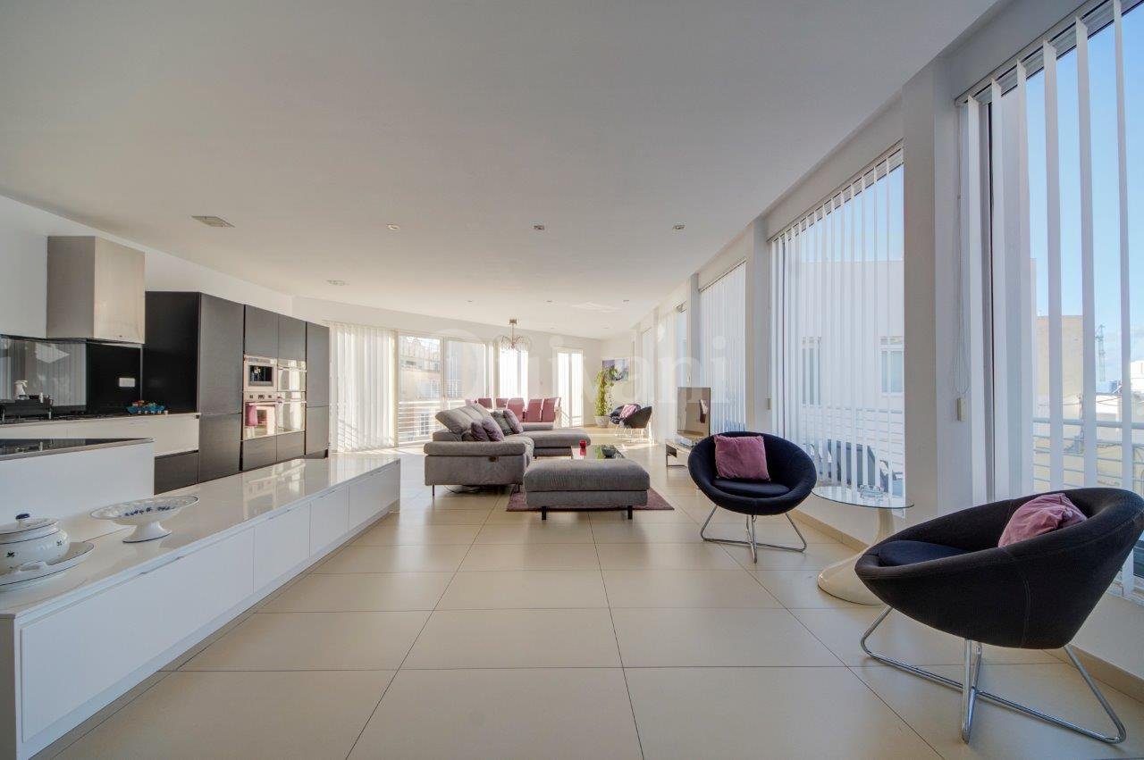 Sliema, Furnished Penthouse