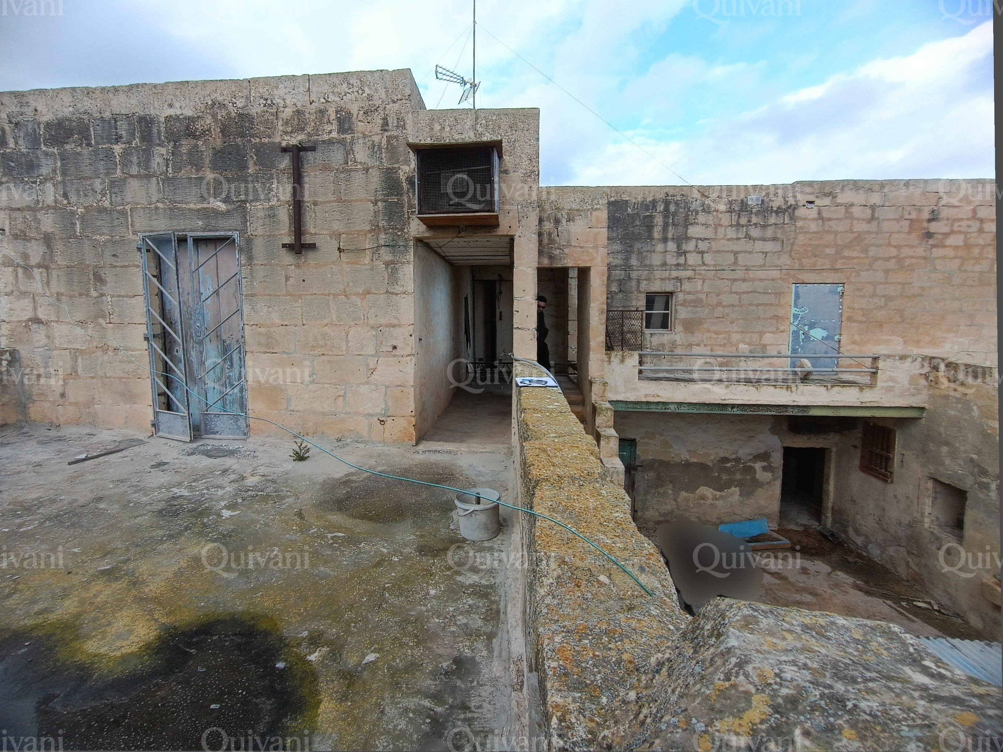 San Gwann 7 tumoli Unconverted Farmhouse