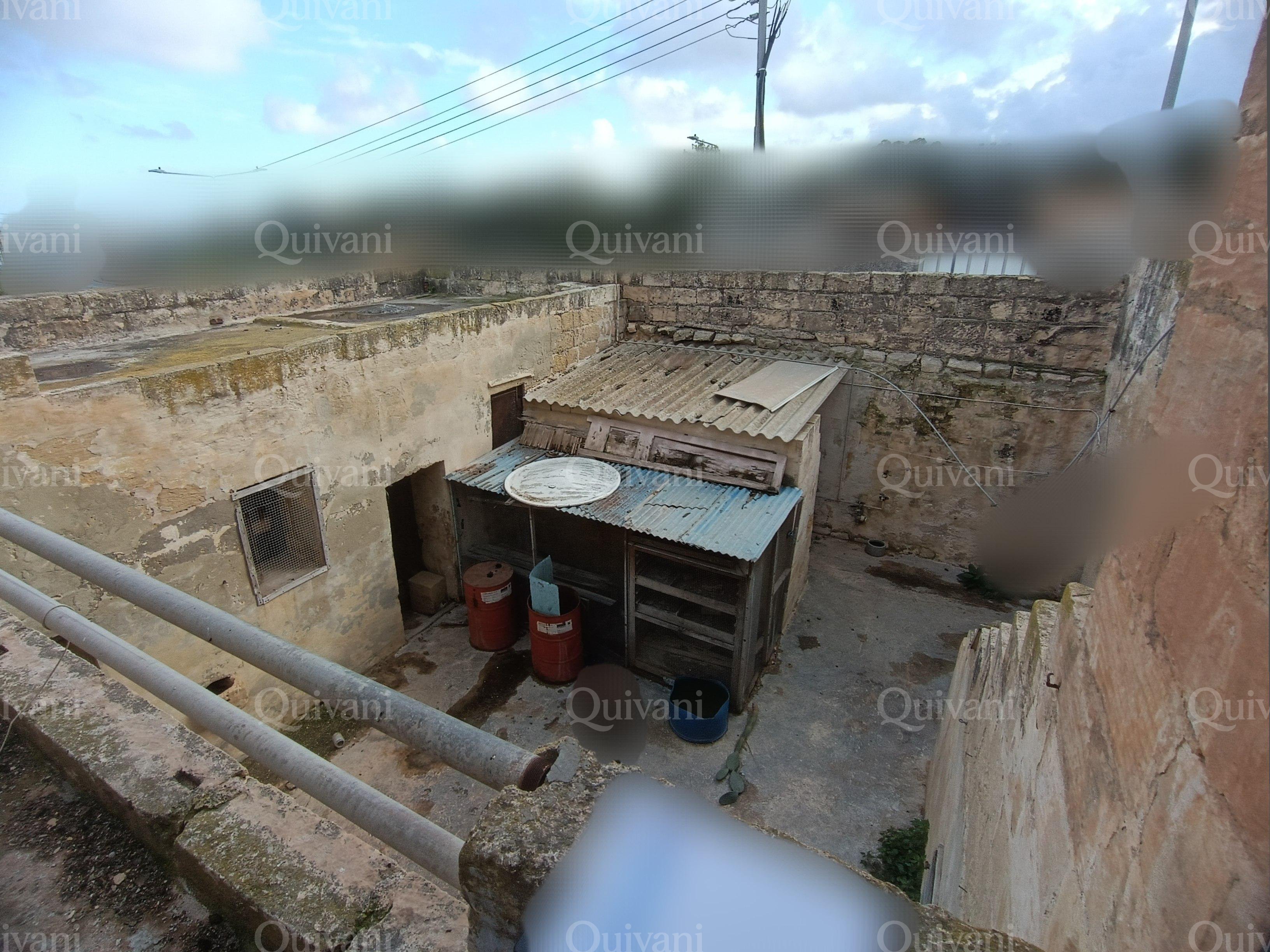 San Gwann 7 tumoli Unconverted Farmhouse