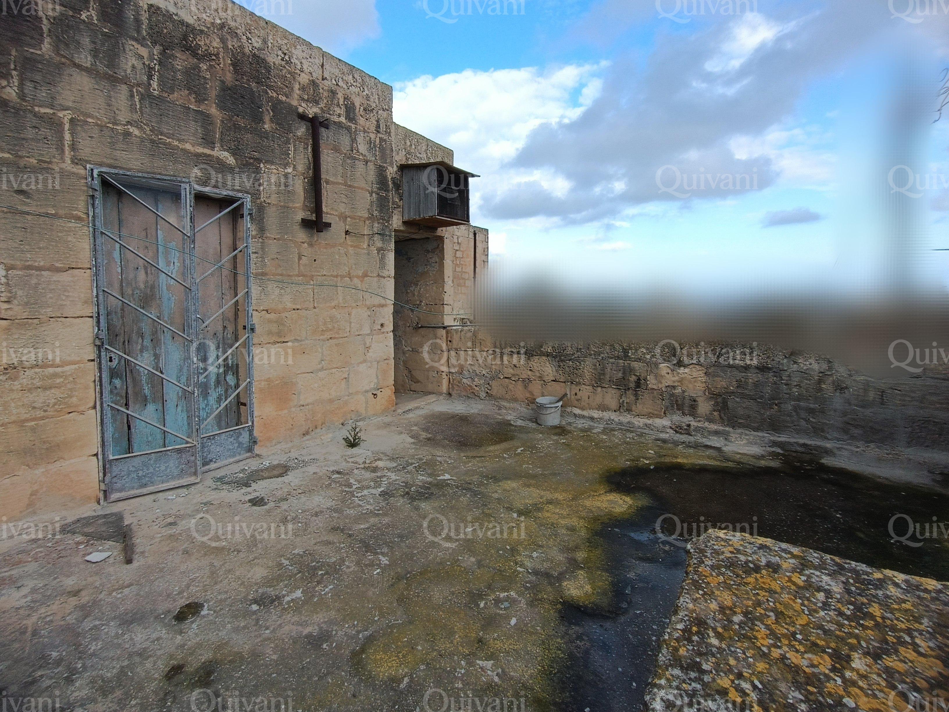 San Gwann 7 tumoli Unconverted Farmhouse