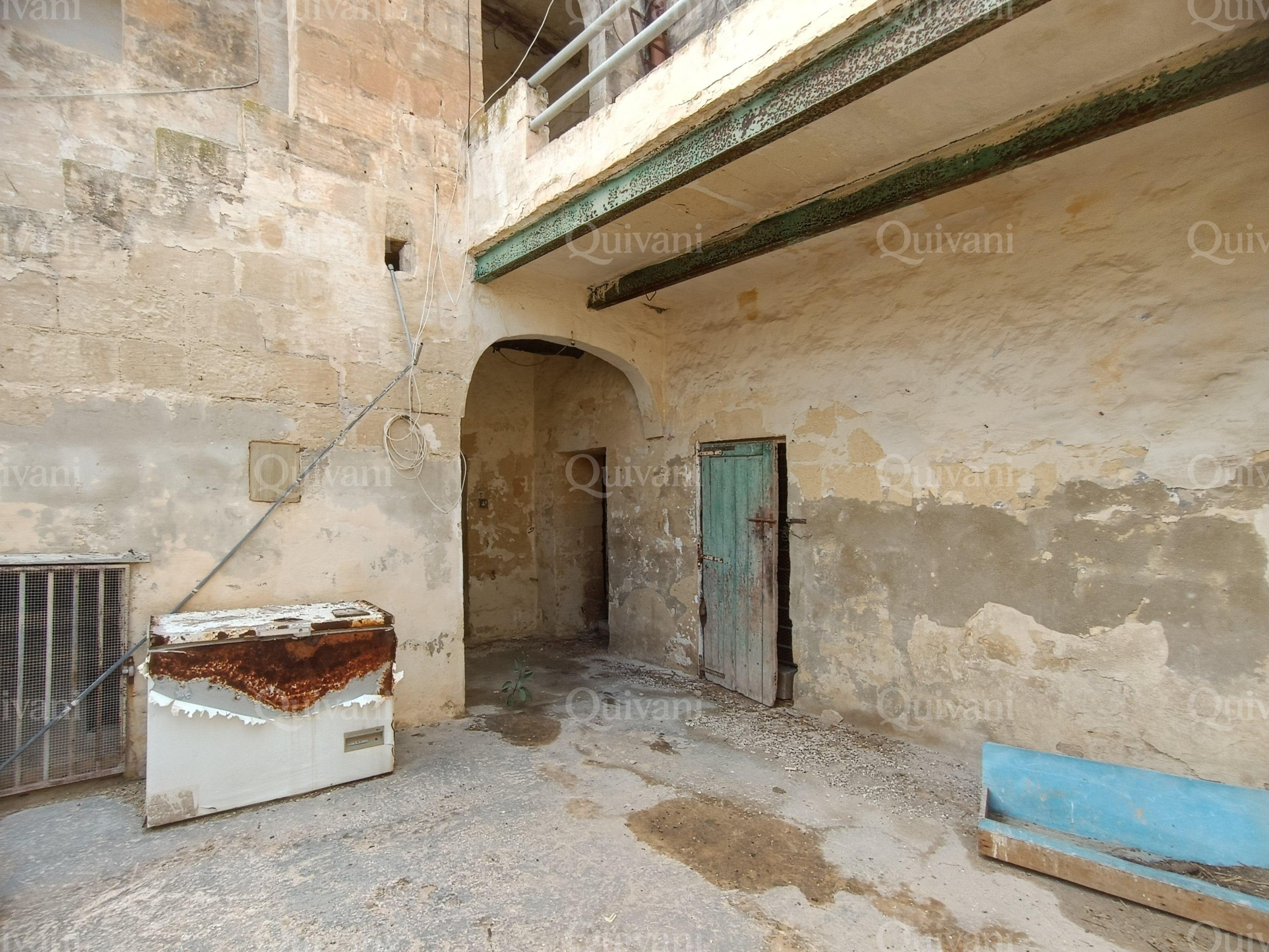 San Gwann 7 tumoli Unconverted Farmhouse