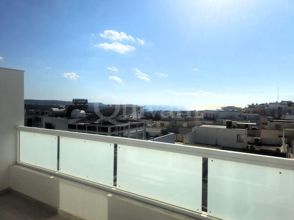Mellieha, Duplex Furnished PENTHOUSE + Airspace