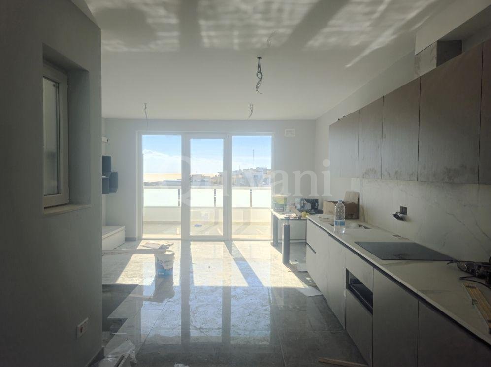 Mellieha, Duplex Furnished PENTHOUSE + Airspace