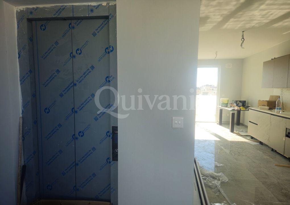 Mellieha, Duplex Furnished PENTHOUSE + Airspace
