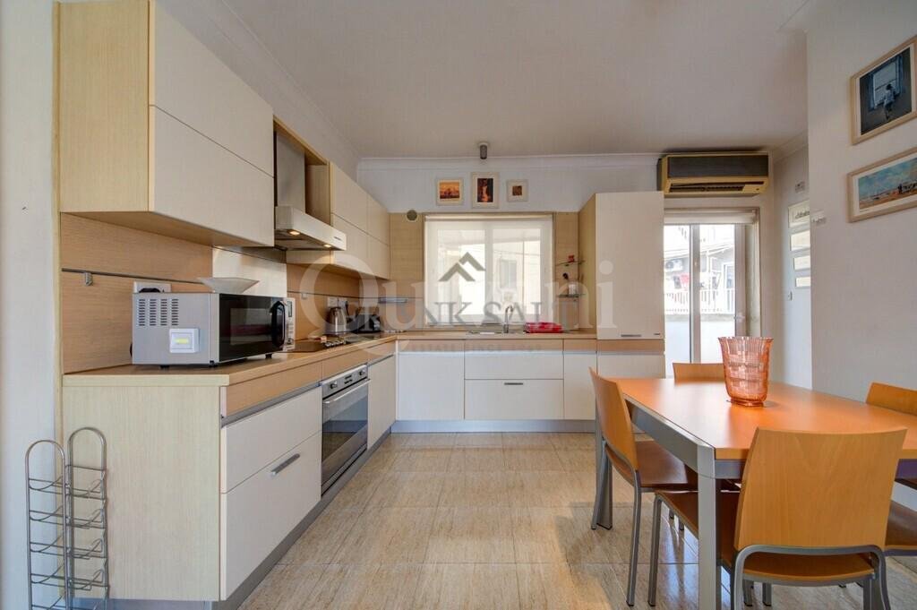 Msida Furnished Apartment with Terrace