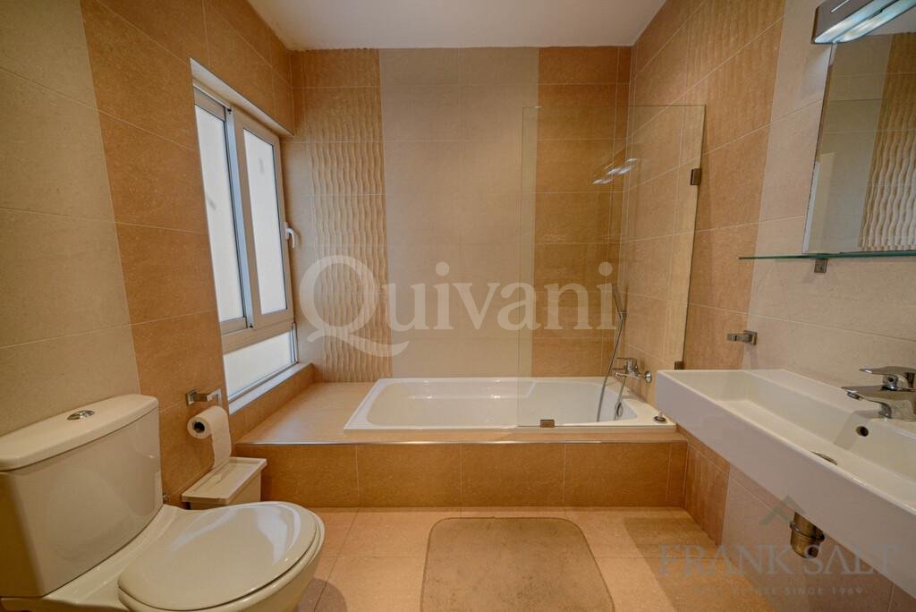 St Julians, Seafront Furnished Apartment