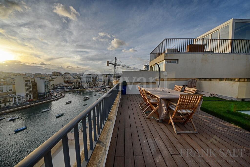St Julians, Seafront Furnished Apartment