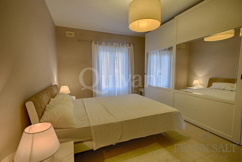 St Julians, Seafront Furnished Apartment