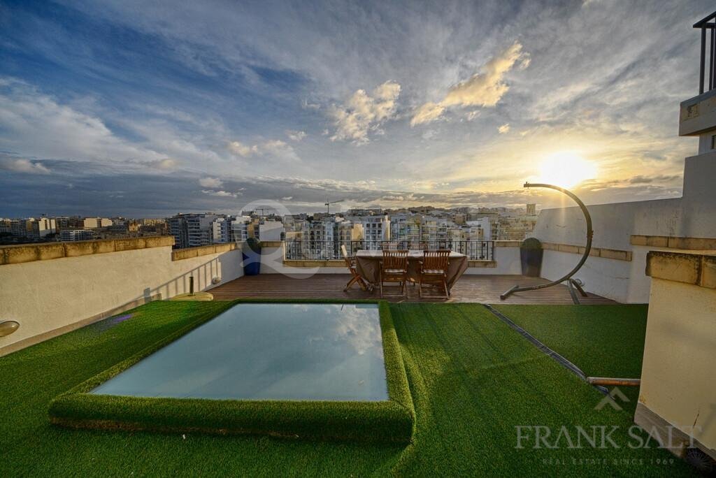 St Julians, Seafront Furnished Apartment