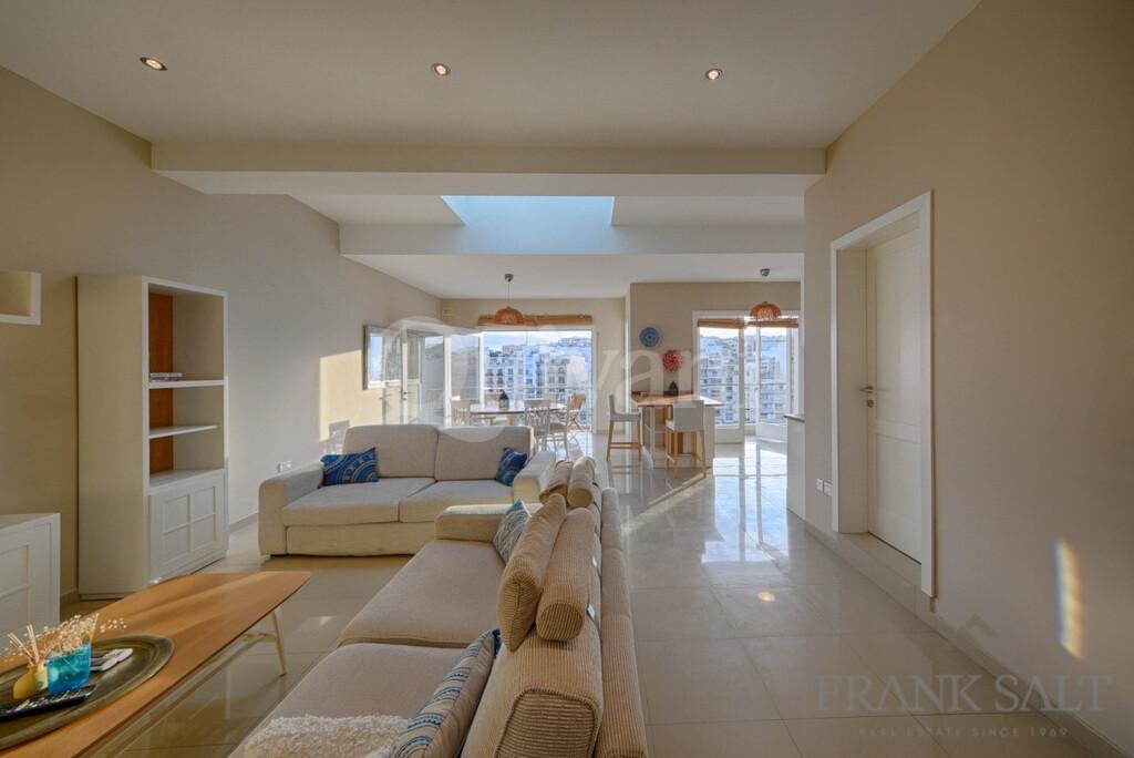 St Julians, Seafront Furnished Apartment