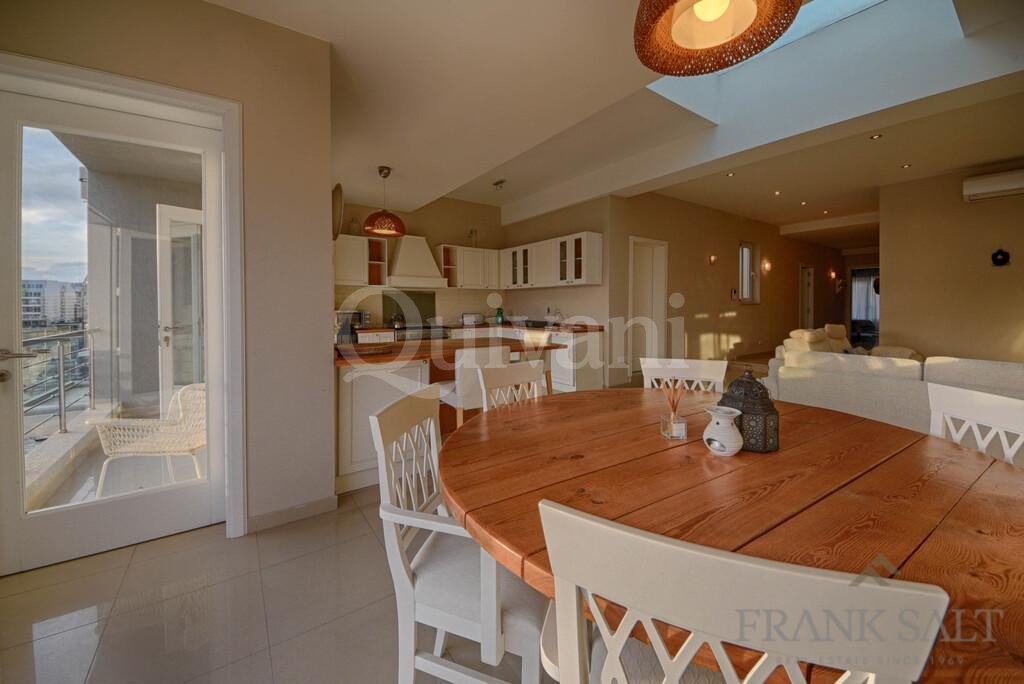 St Julians, Seafront Furnished Apartment