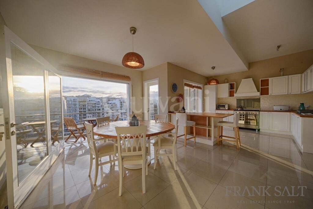 St Julians, Seafront Furnished Apartment