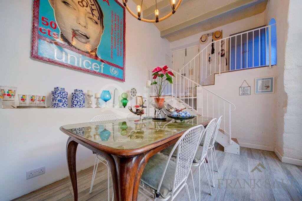 Cospicua, Furnished Courtyard House