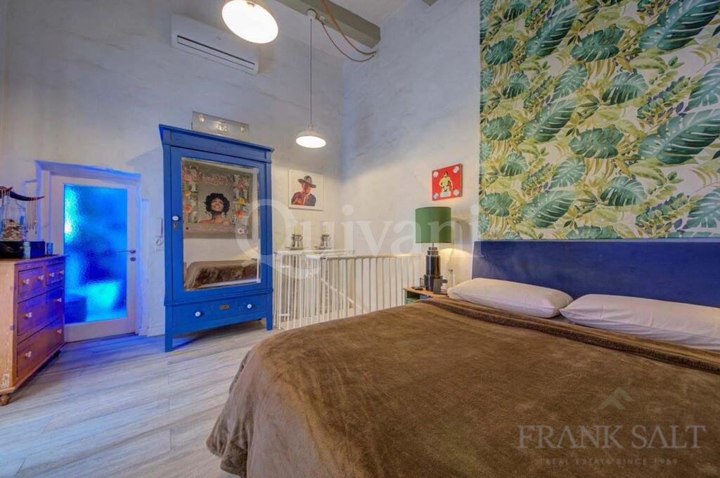 Cospicua, Furnished Courtyard House
