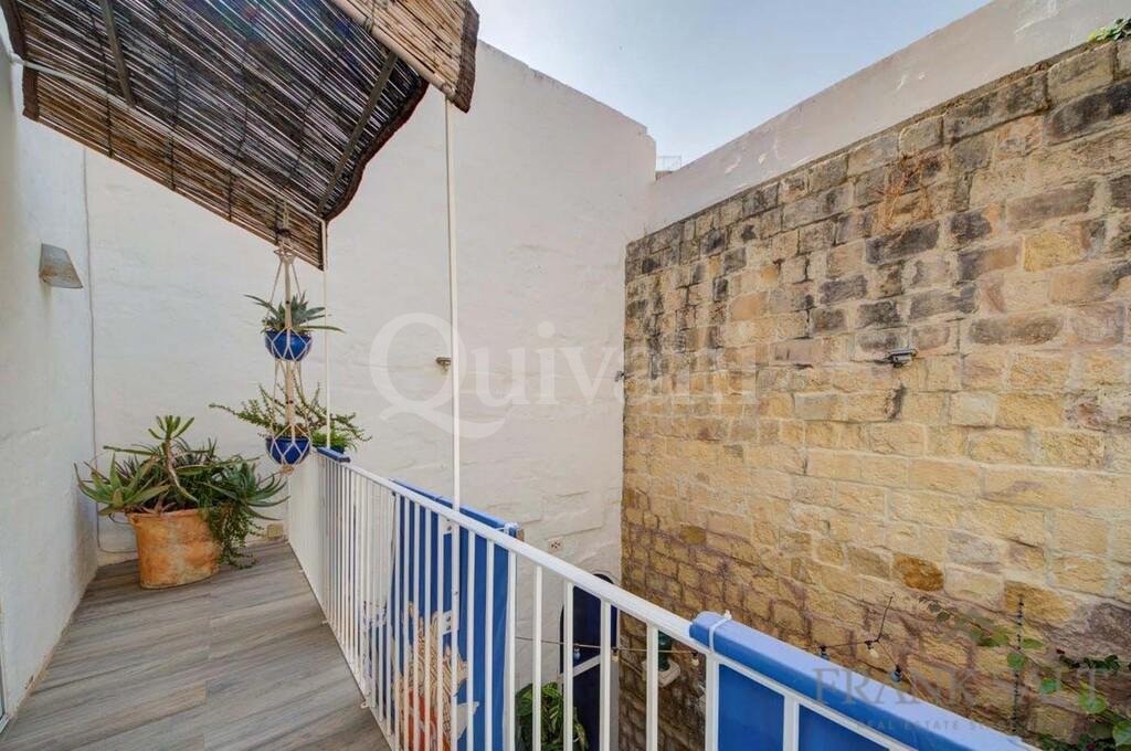 Cospicua, Furnished Courtyard House