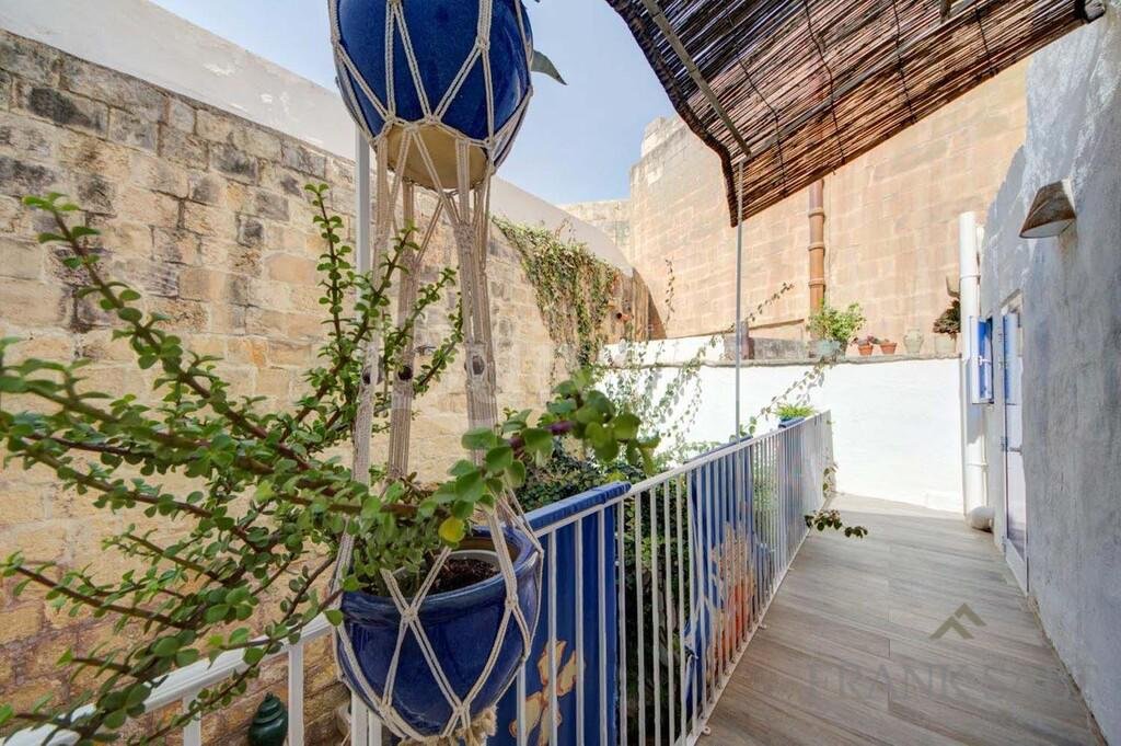Cospicua, Furnished Courtyard House