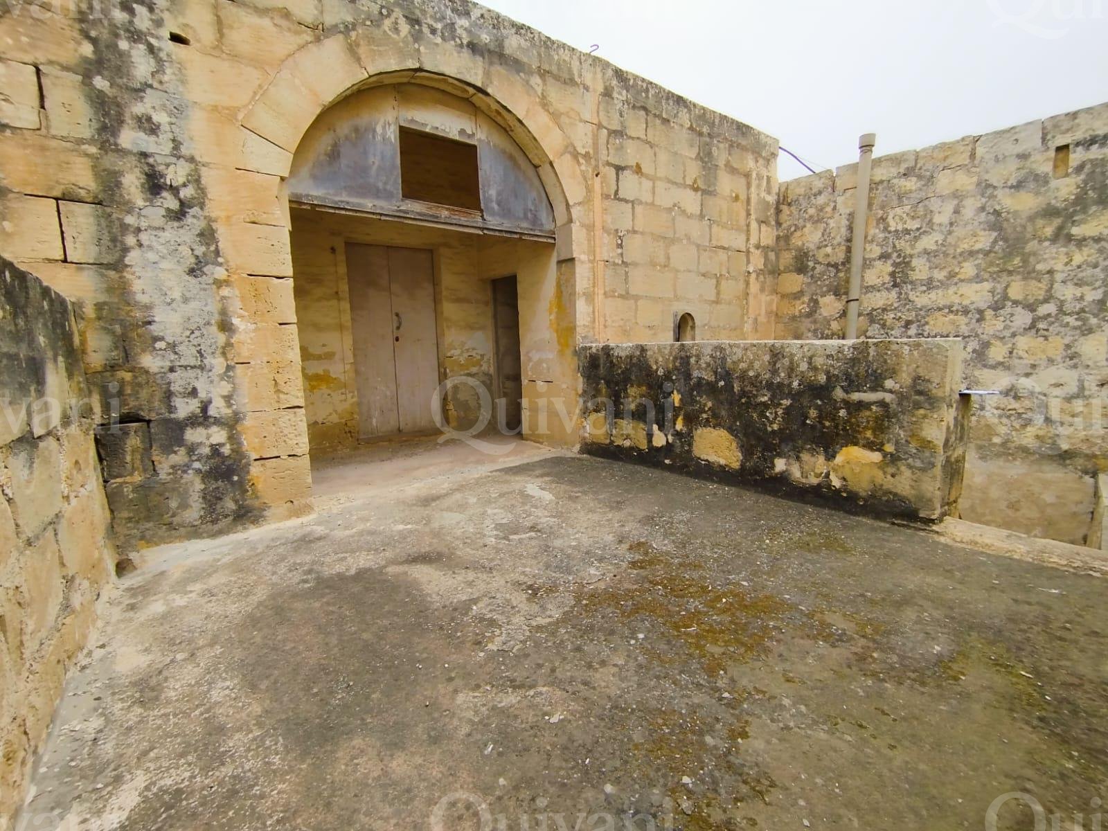 Safi Unconverted House of Character