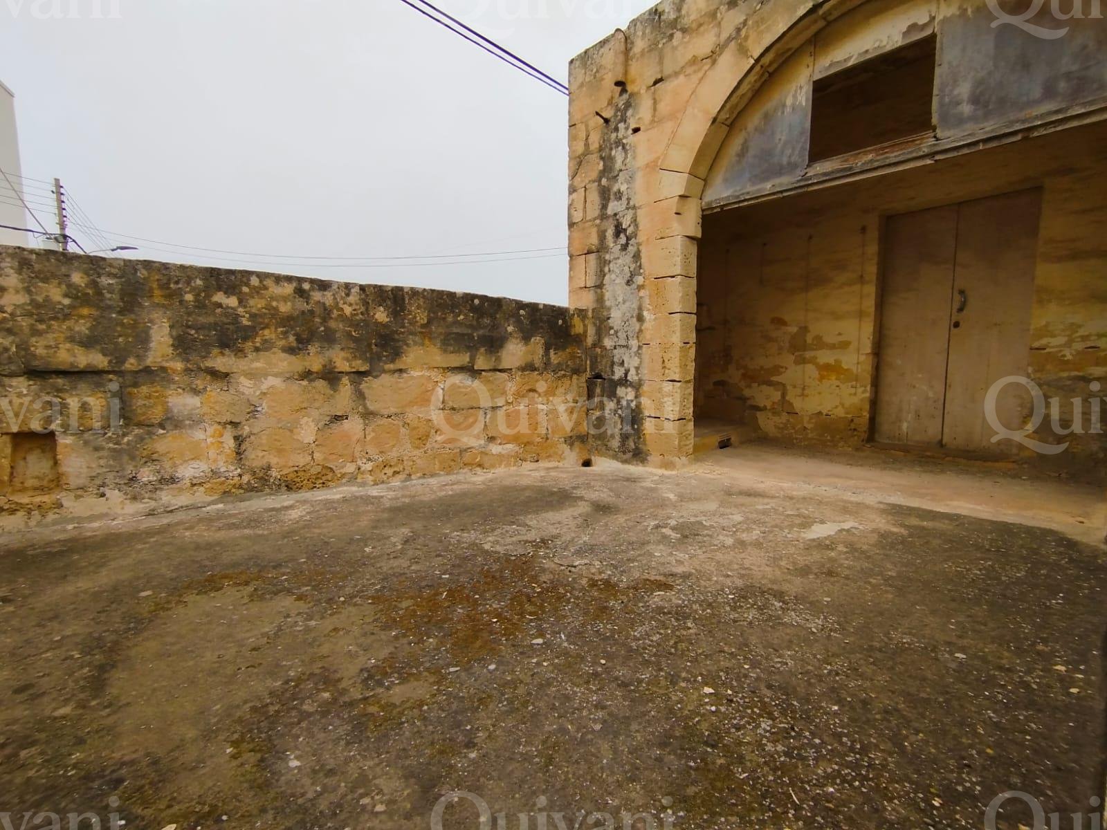 Safi Unconverted House of Character